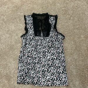 Express tank with lace detail.